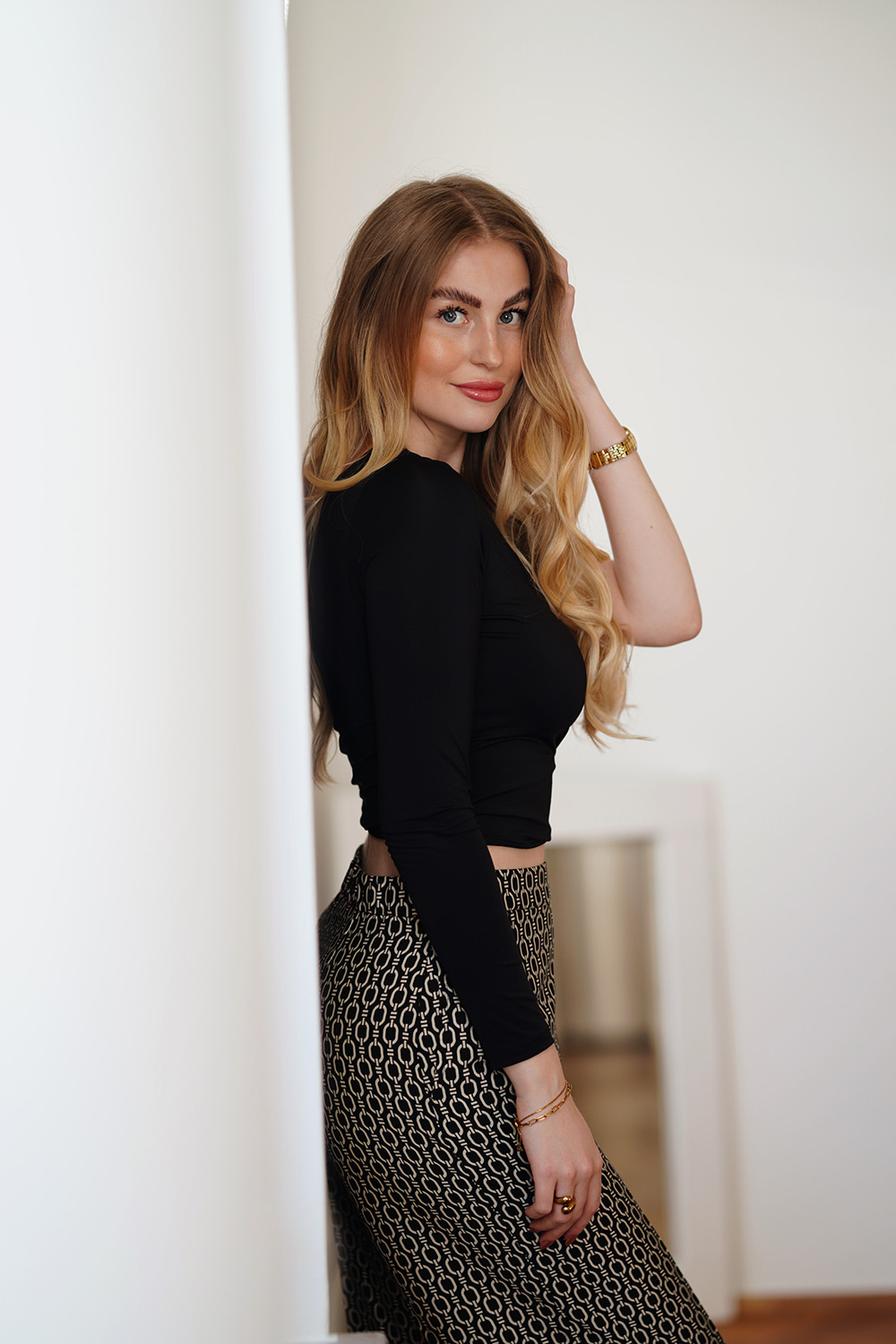 3 3